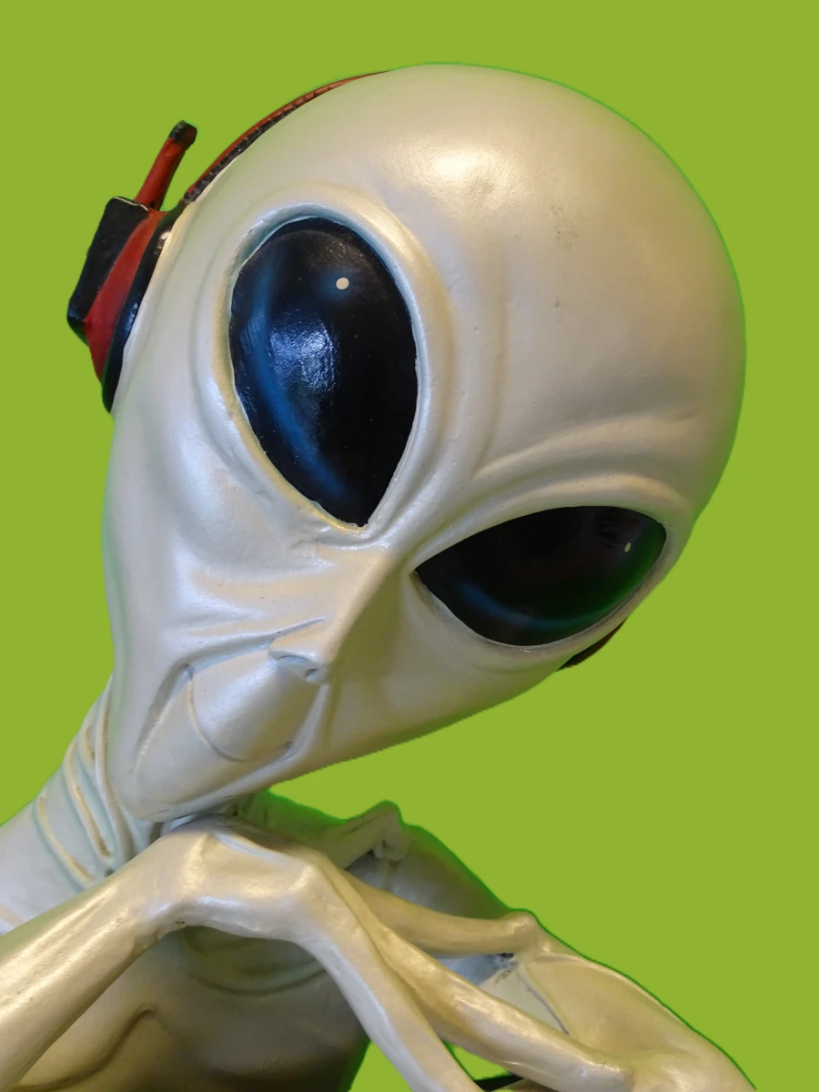 Alien CD-rek en klok - foto 15