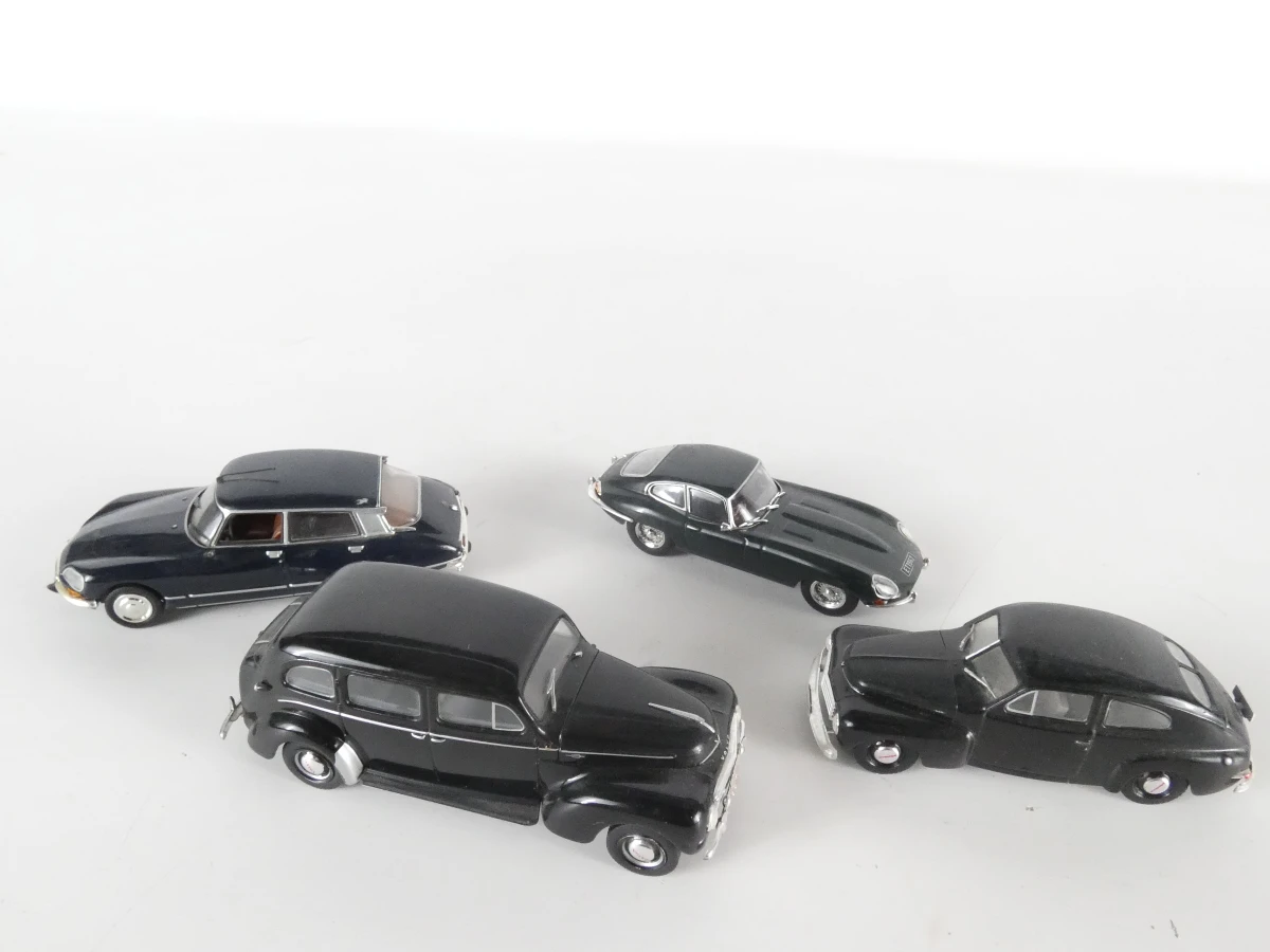 Collectie 21 klassieke modelauto’s