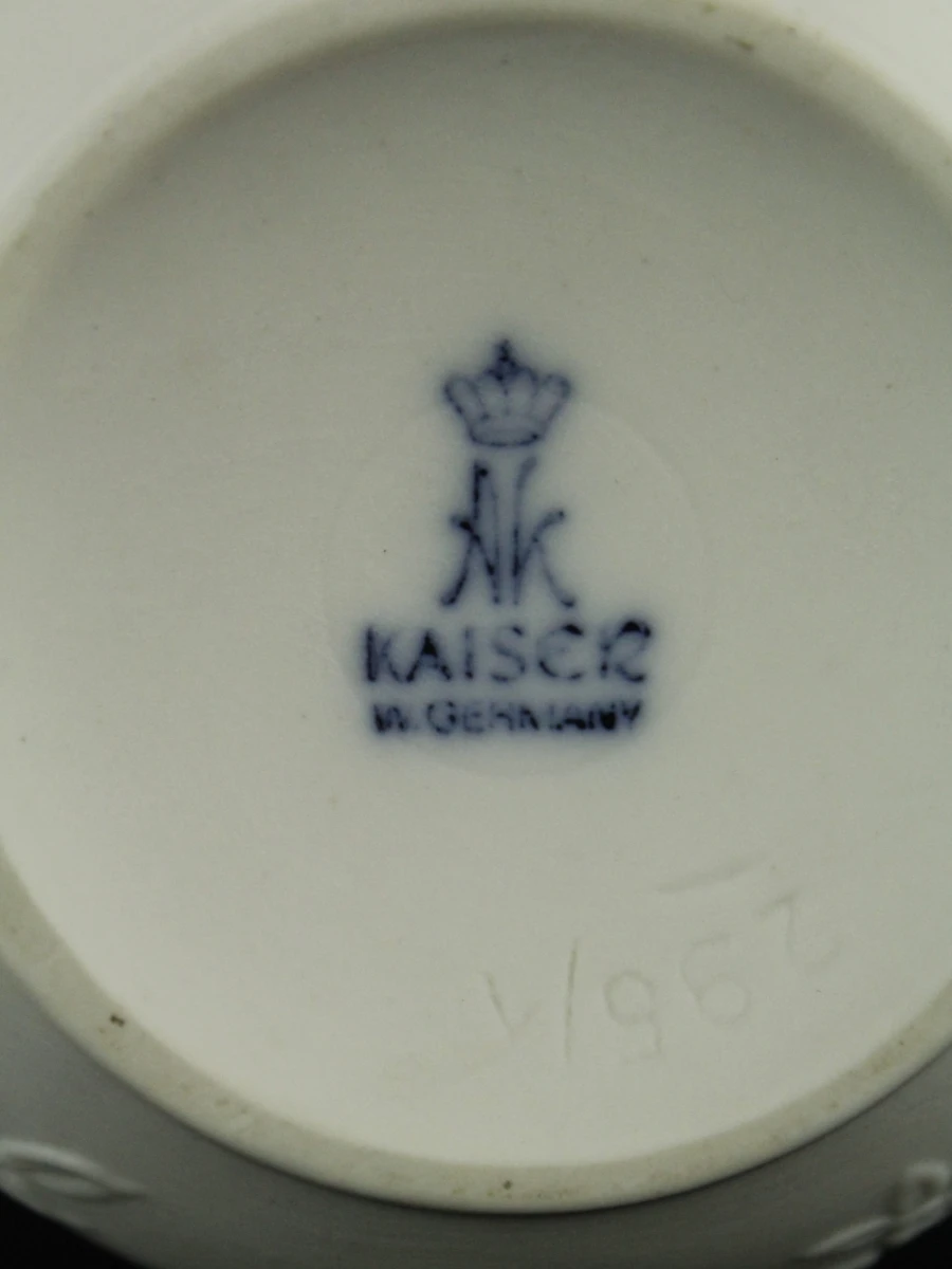 Set van twee porseleinen Kaiser vazen - foto 12