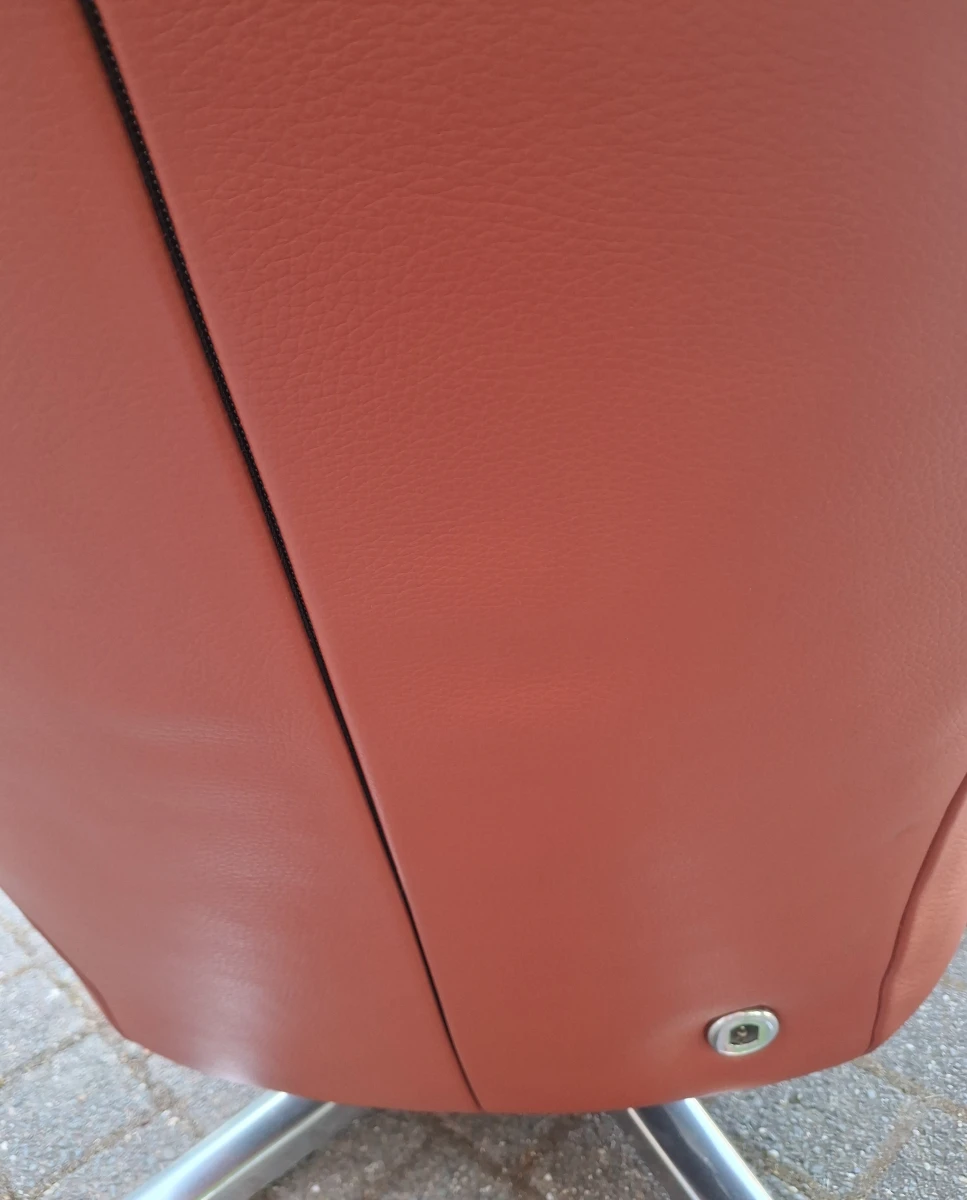 Rode leren relaxzetel met elektrische bediening