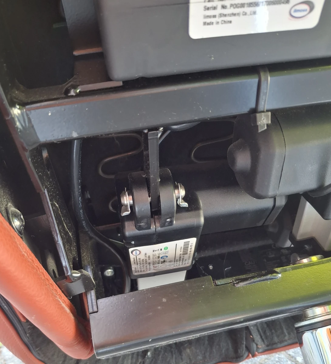 Rode leren relaxzetel met elektrische bediening