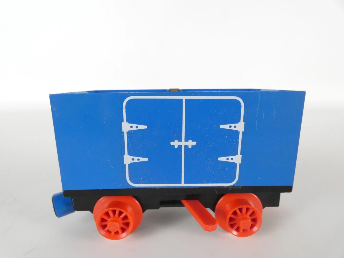 Diverse LEGO bouwsets met voertuigen en handleidingen
