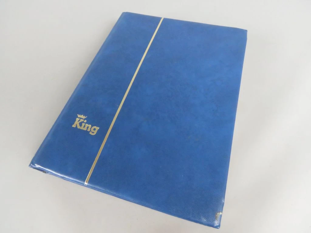 Postzegelverzameling in blauwe King-album