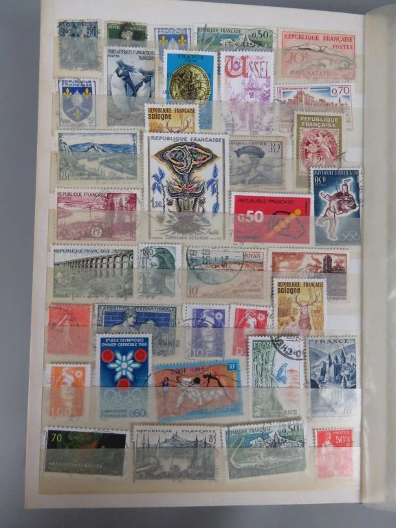 Postzegelverzameling in blauwe King-album