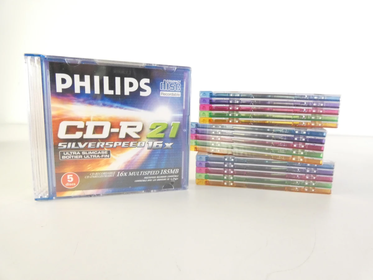 Set diverse lege CD's en DVD's in originele verpakking
