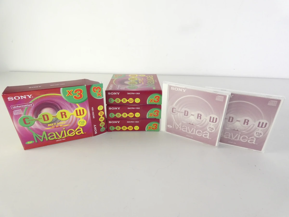 Set diverse lege CD's en DVD's in originele verpakking
