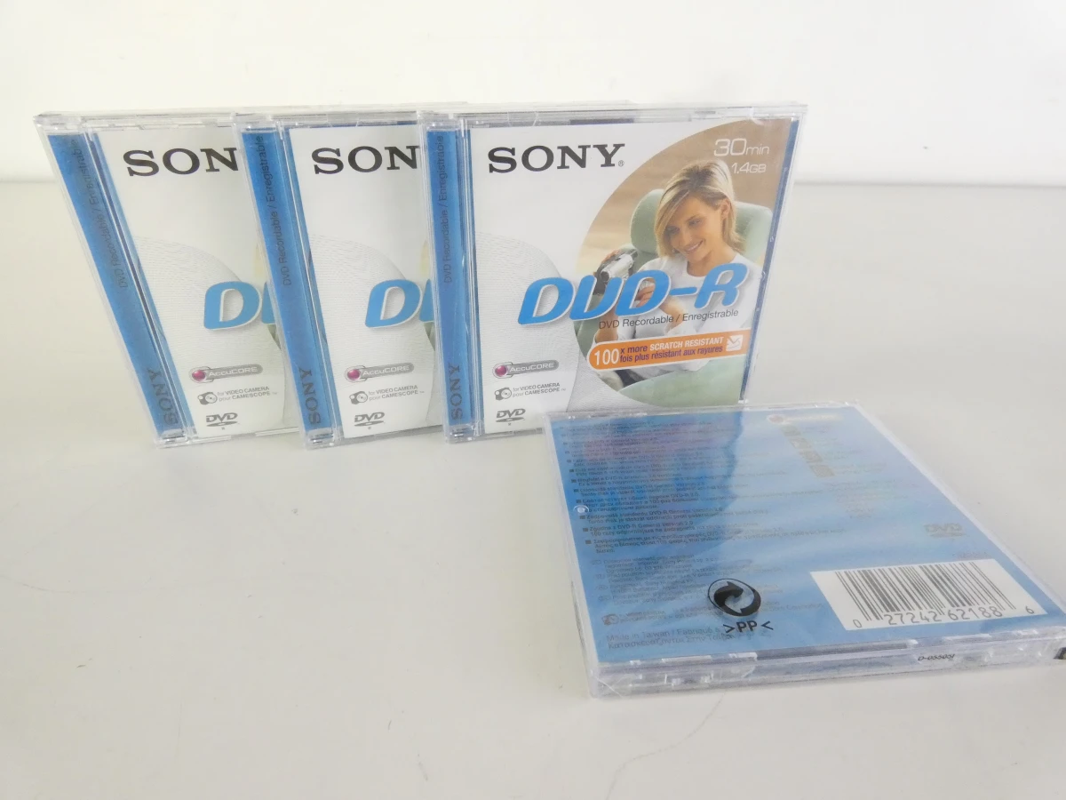 Set diverse lege CD's en DVD's in originele verpakking