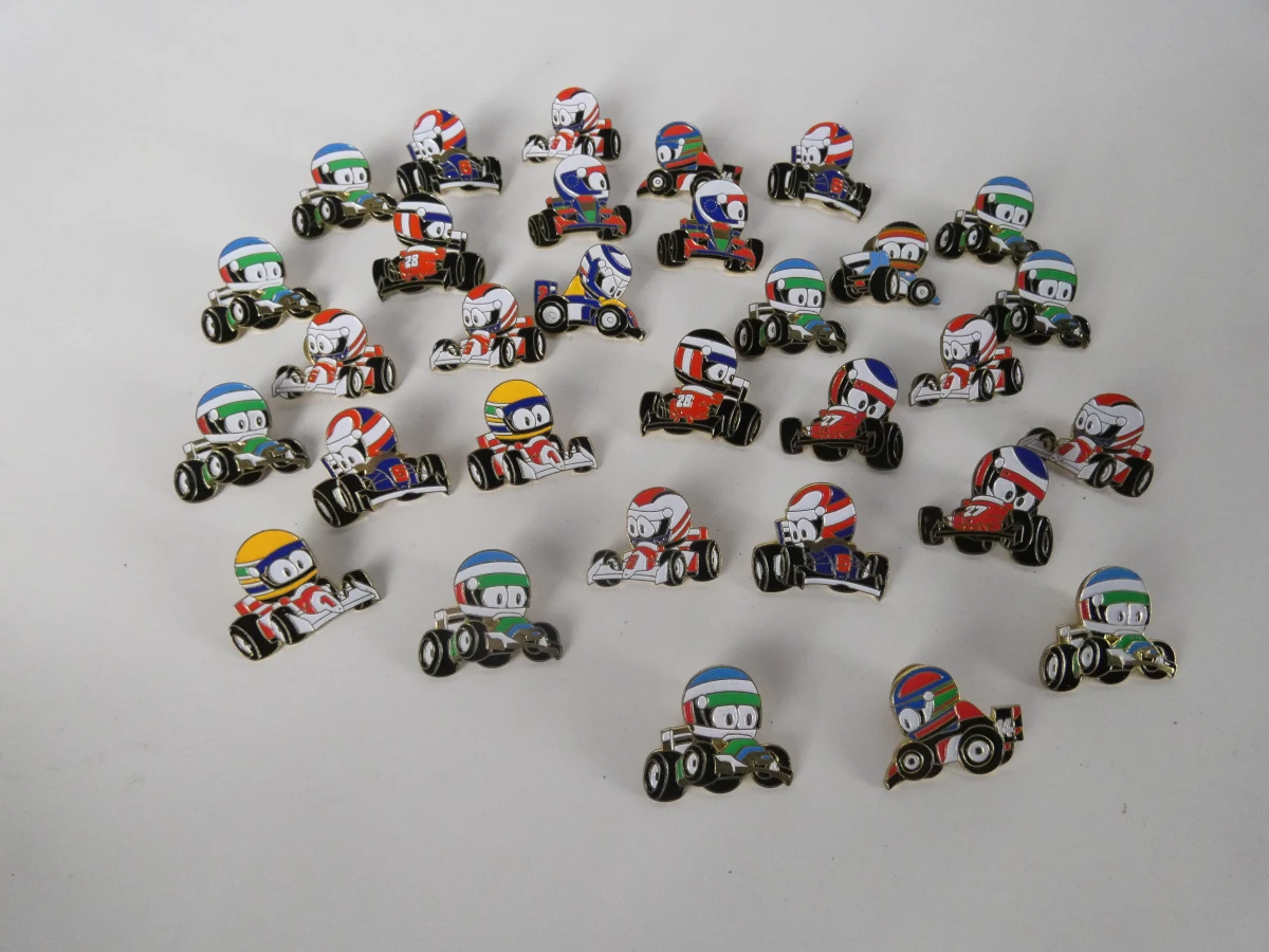 Grote verzameling diverse pins, speldjes en munten