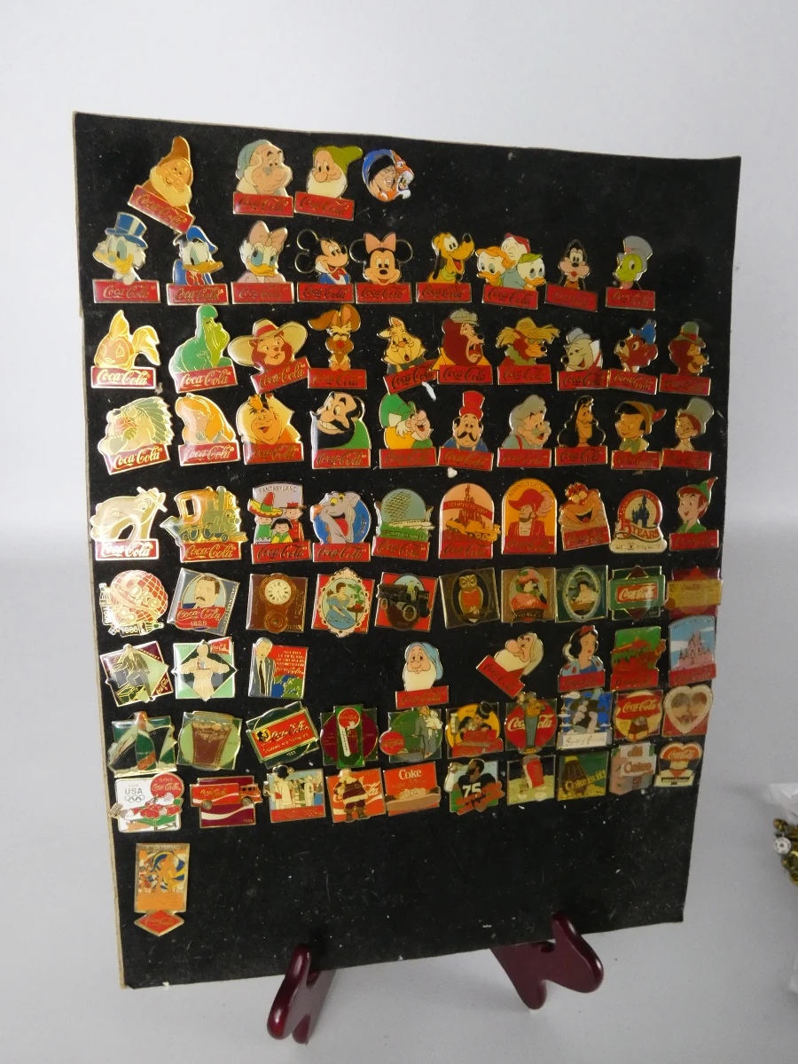 Grote verzameling diverse pins, speldjes en munten