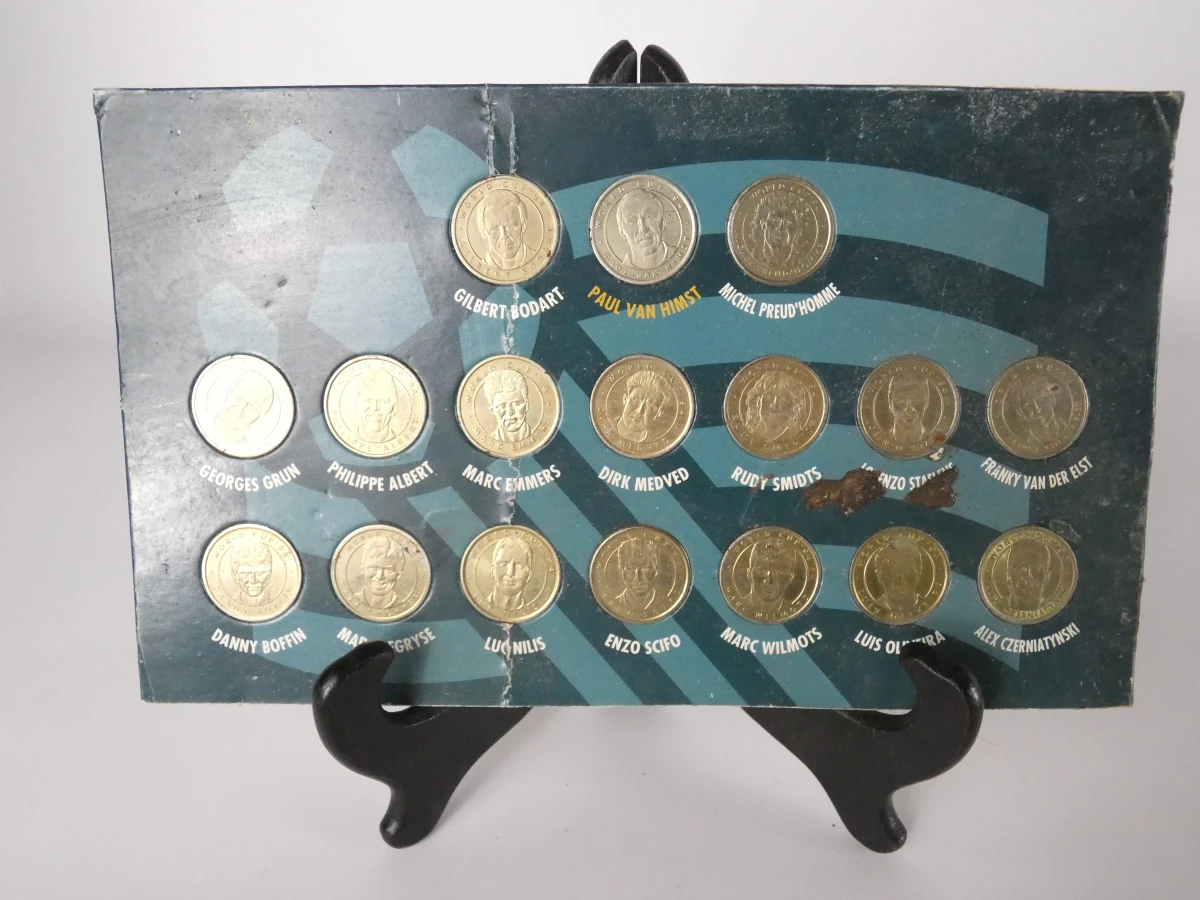 Grote verzameling diverse pins, speldjes en munten