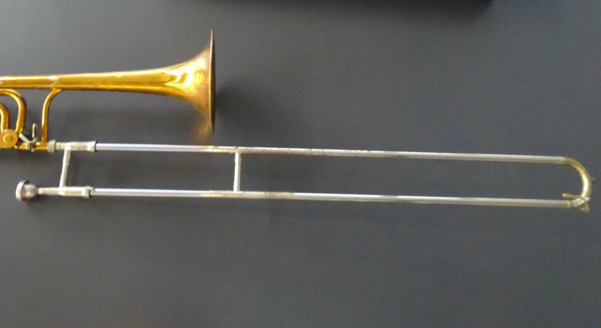 Tenortrombone en signaalhoorn - foto 17