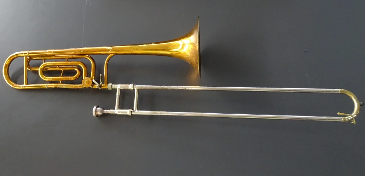 Tenortrombone en signaalhoorn - foto 16
