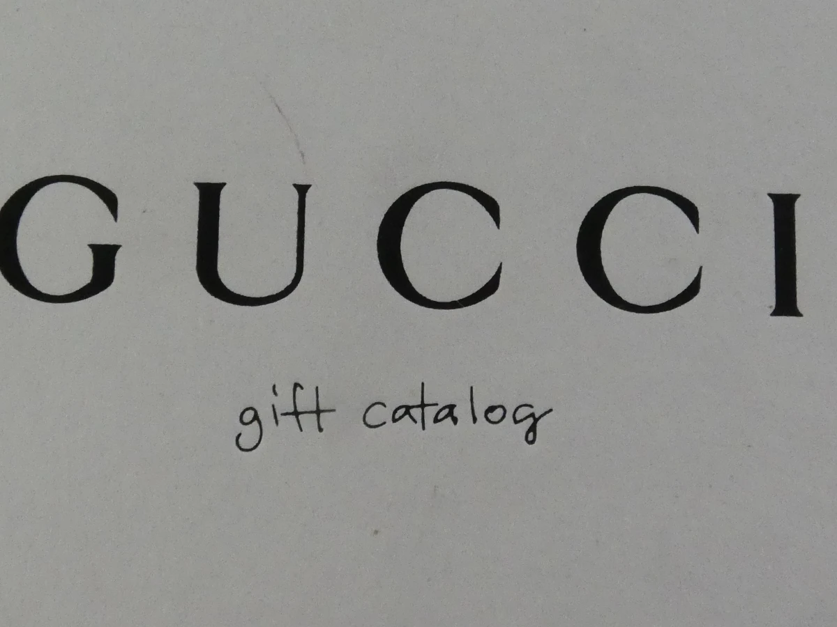 Gucci gift catalog boek met illustraties