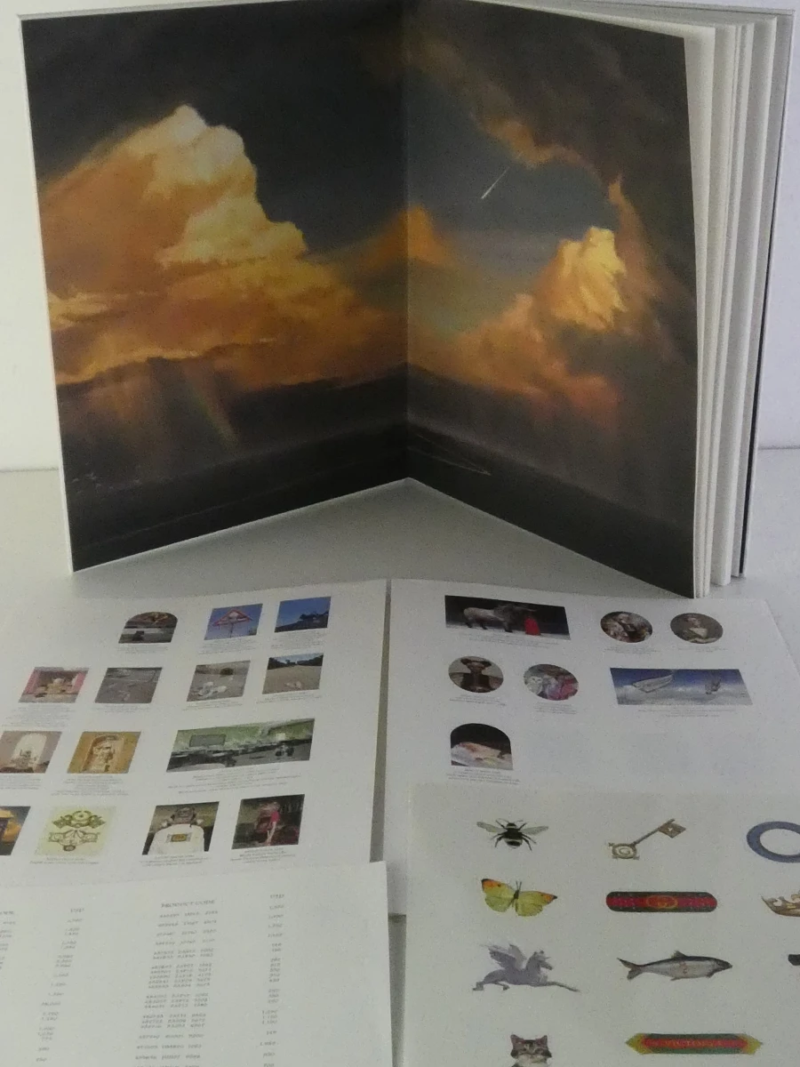 Gucci gift catalog boek met illustraties
