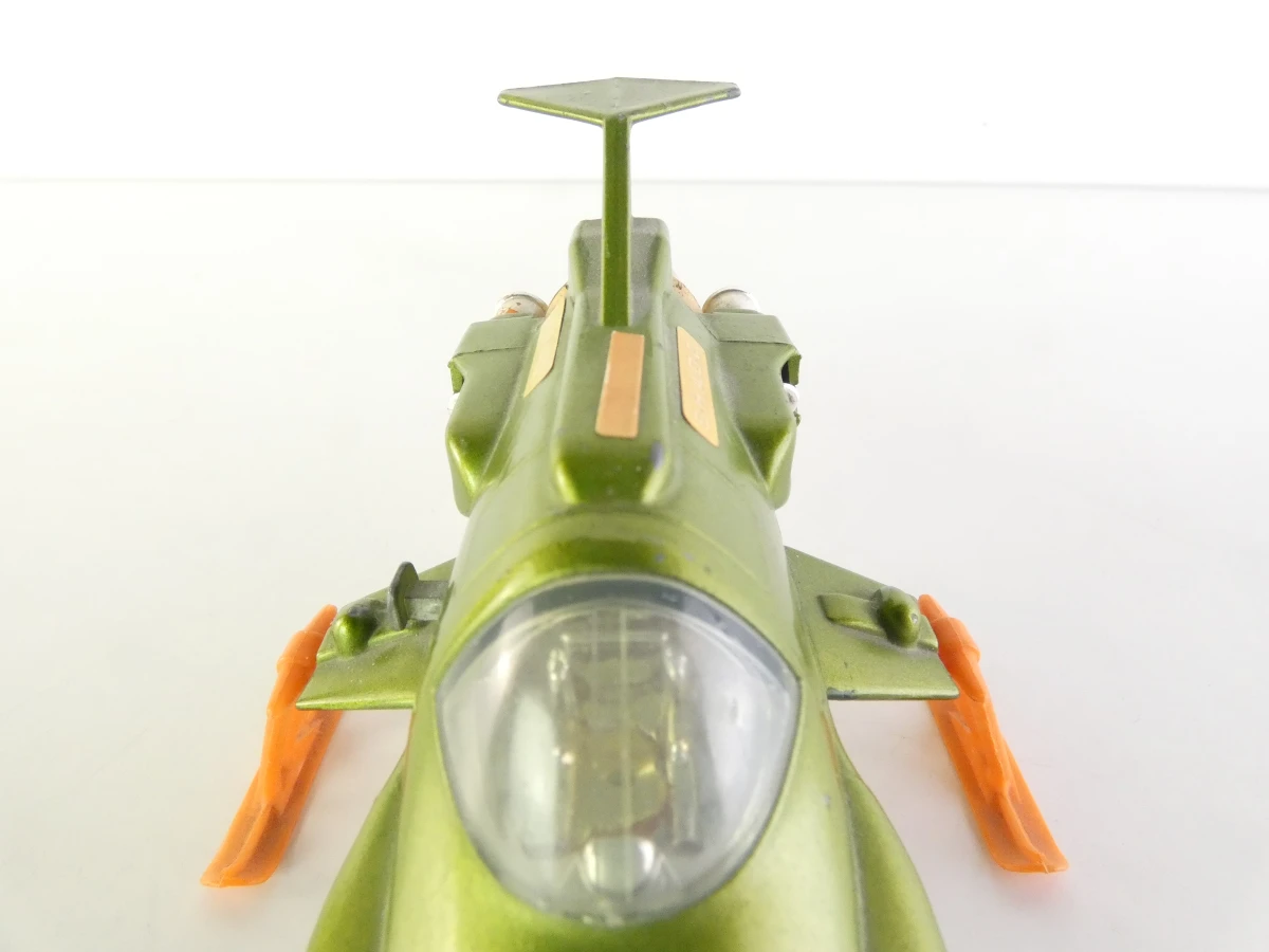 5 Tintin modelauto's en 1 ruimteschip in vitrinekastjes