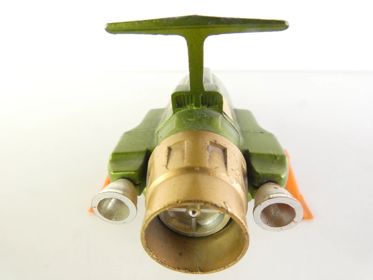 5 Tintin modelauto's en 1 ruimteschip in vitrinekastjes