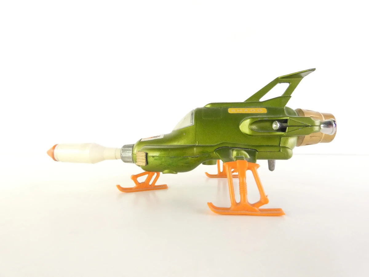 5 Tintin modelauto's en 1 ruimteschip in vitrinekastjes