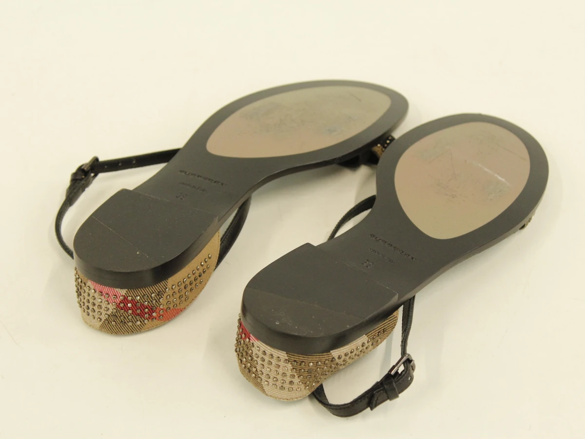 Burberry - platte sandalen met ruit-detail en studs - maat 39 - foto 5