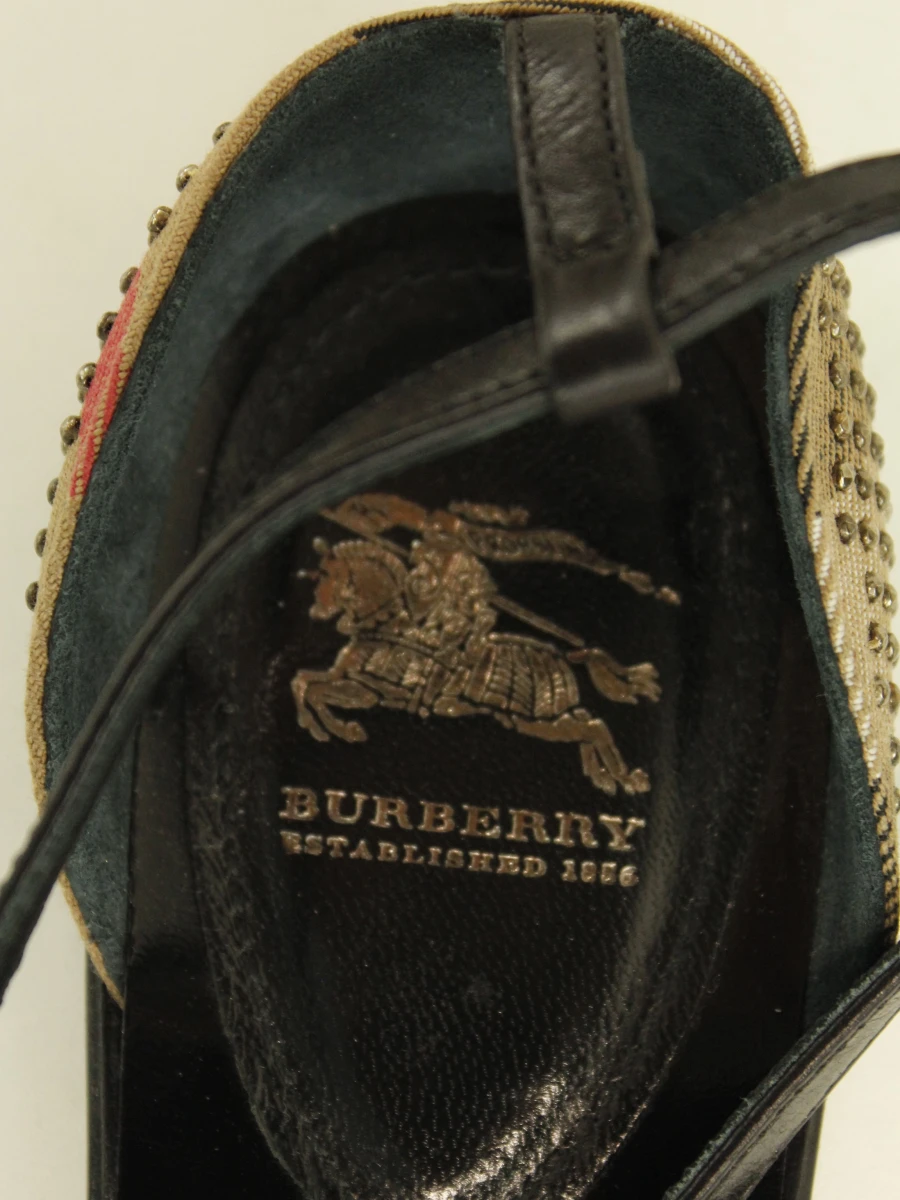 Burberry - platte sandalen met ruit-detail en studs - maat 39 - foto 7