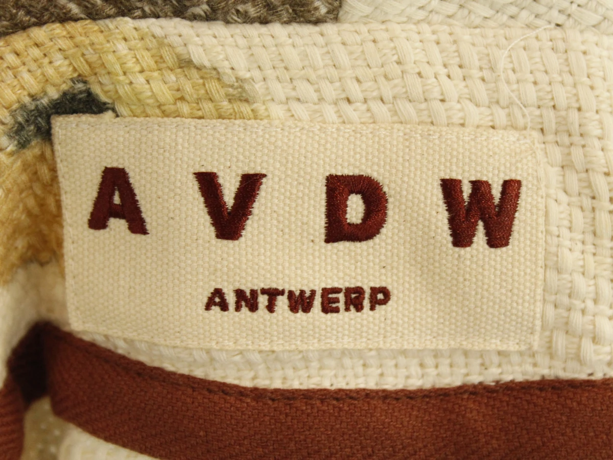 AVDW Antwerp by Annick Vanden Weghe - gebloemde vest met ceintuur - foto 8