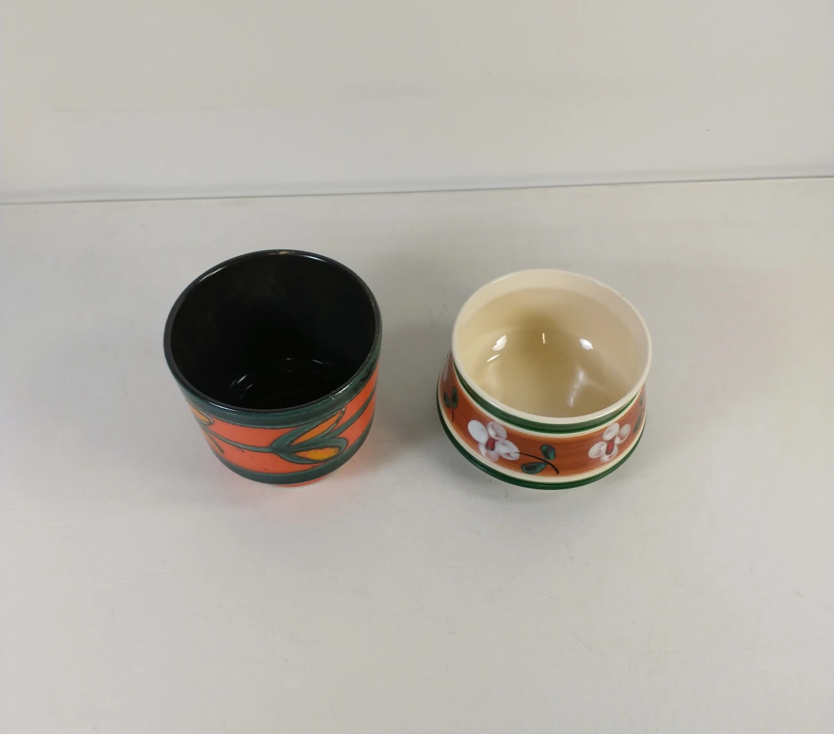Set van 2 vintage keramische potjes met bloemmotief - foto 2