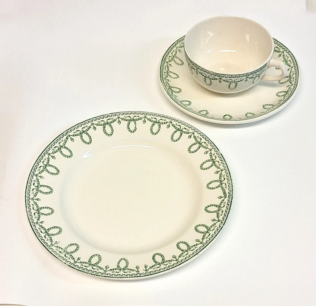 Set vintage Boch servies met bordjes en kopjes - foto 3