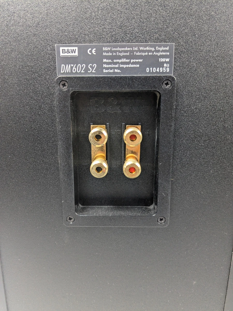 Set van 4 B&W DM602 S2 luidsprekers