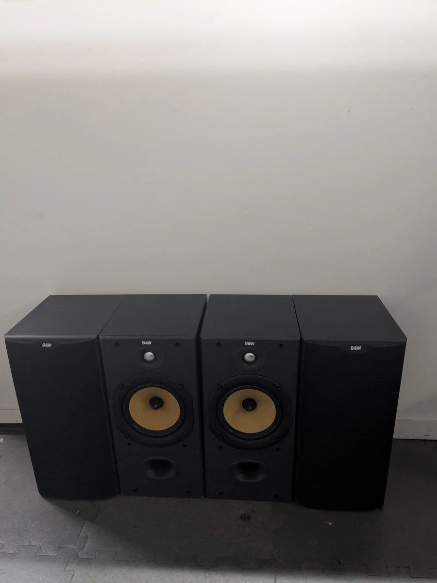 Set van 4 B&W DM602 S2 luidsprekers