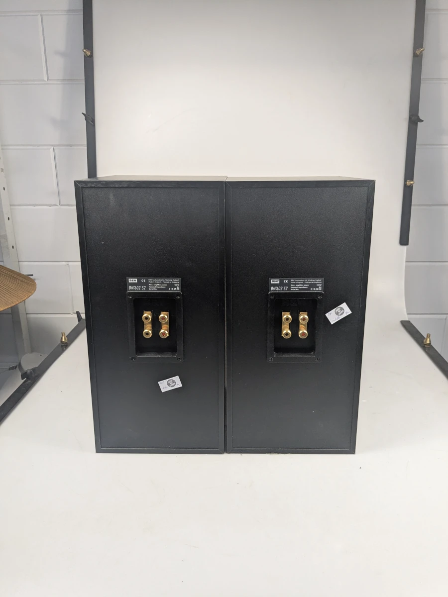 Set van 4 B&W DM602 S2 luidsprekers