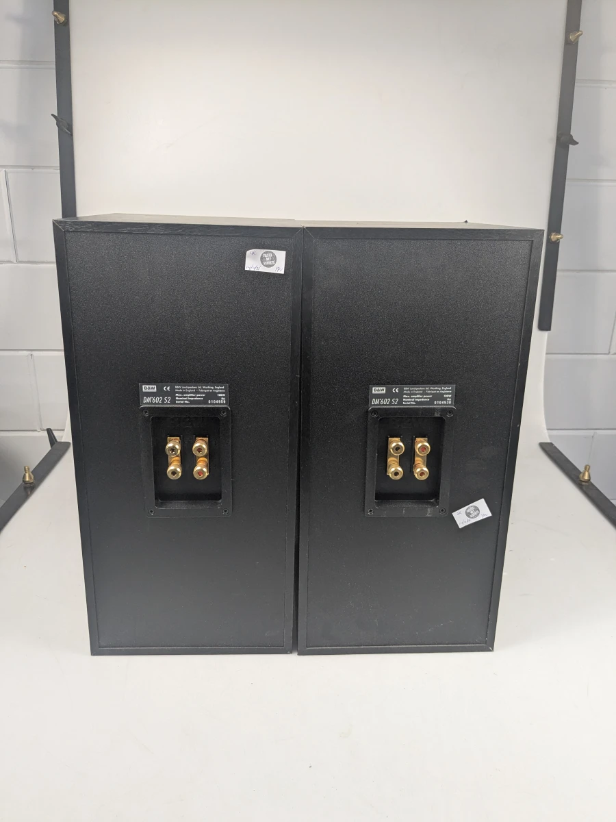 Set van 4 B&W DM602 S2 luidsprekers