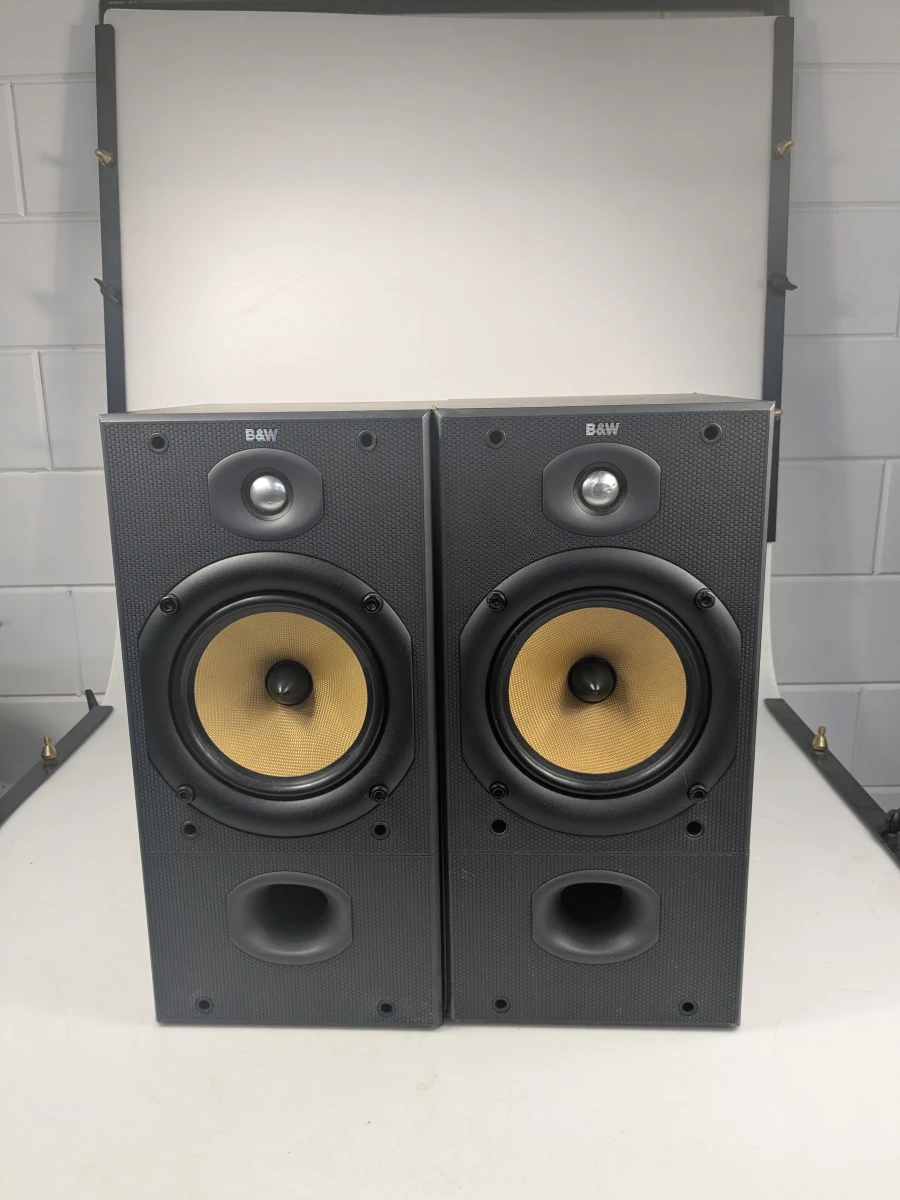 Set van 4 B&W DM602 S2 luidsprekers