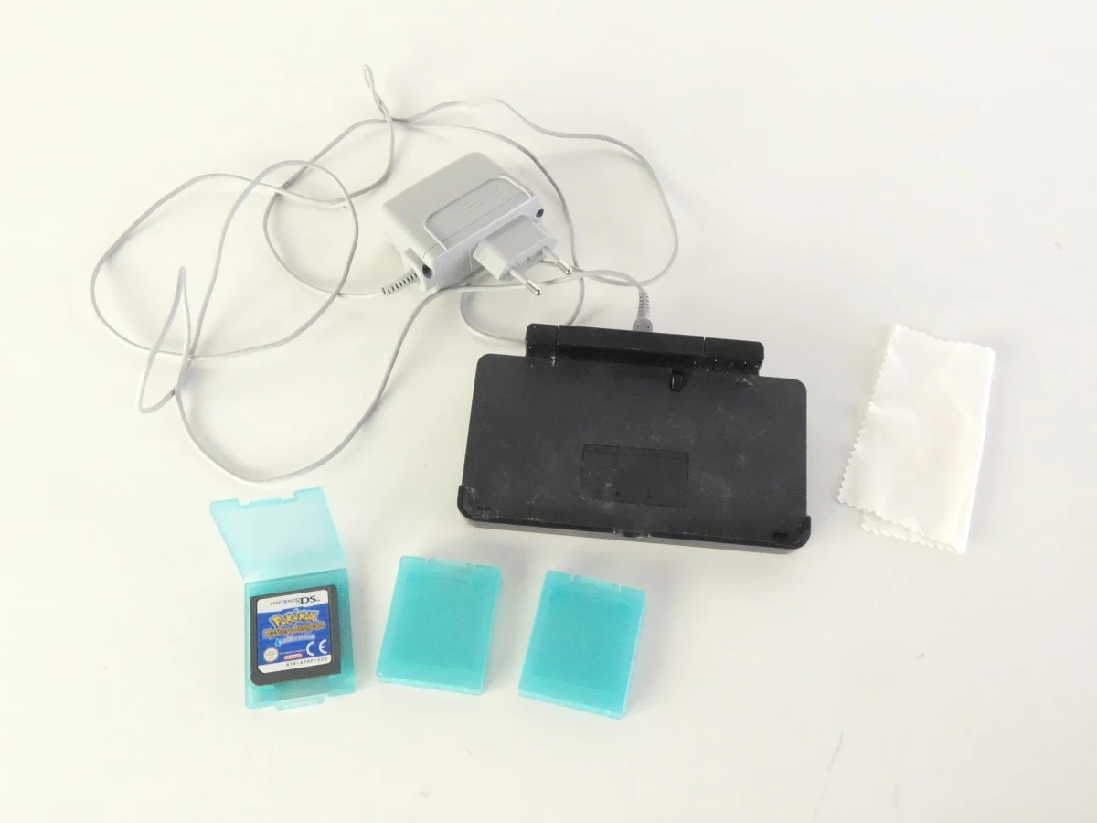 Nintendo 3DS handheld console met accessoires en etui - foto 15