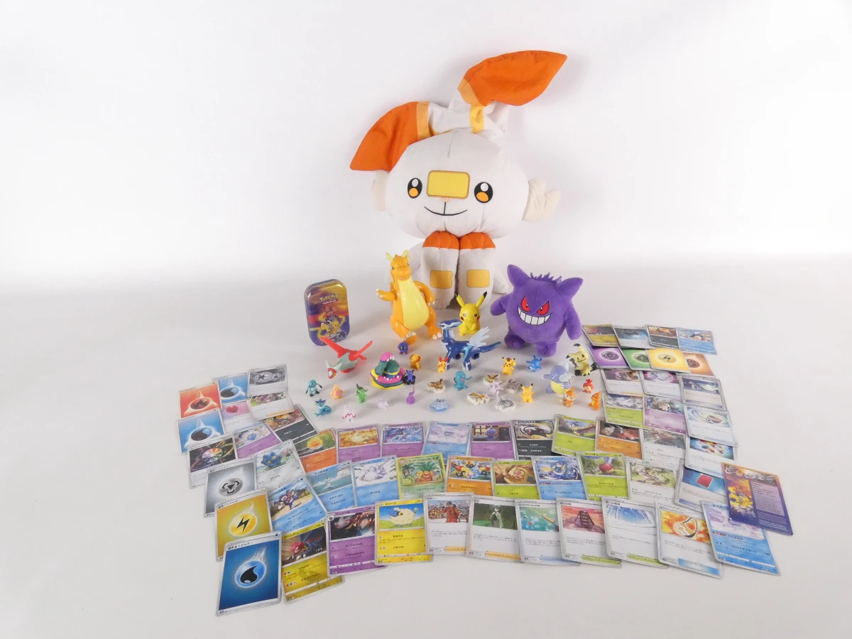 Pokémon set met kaarten, figuren en knuffels