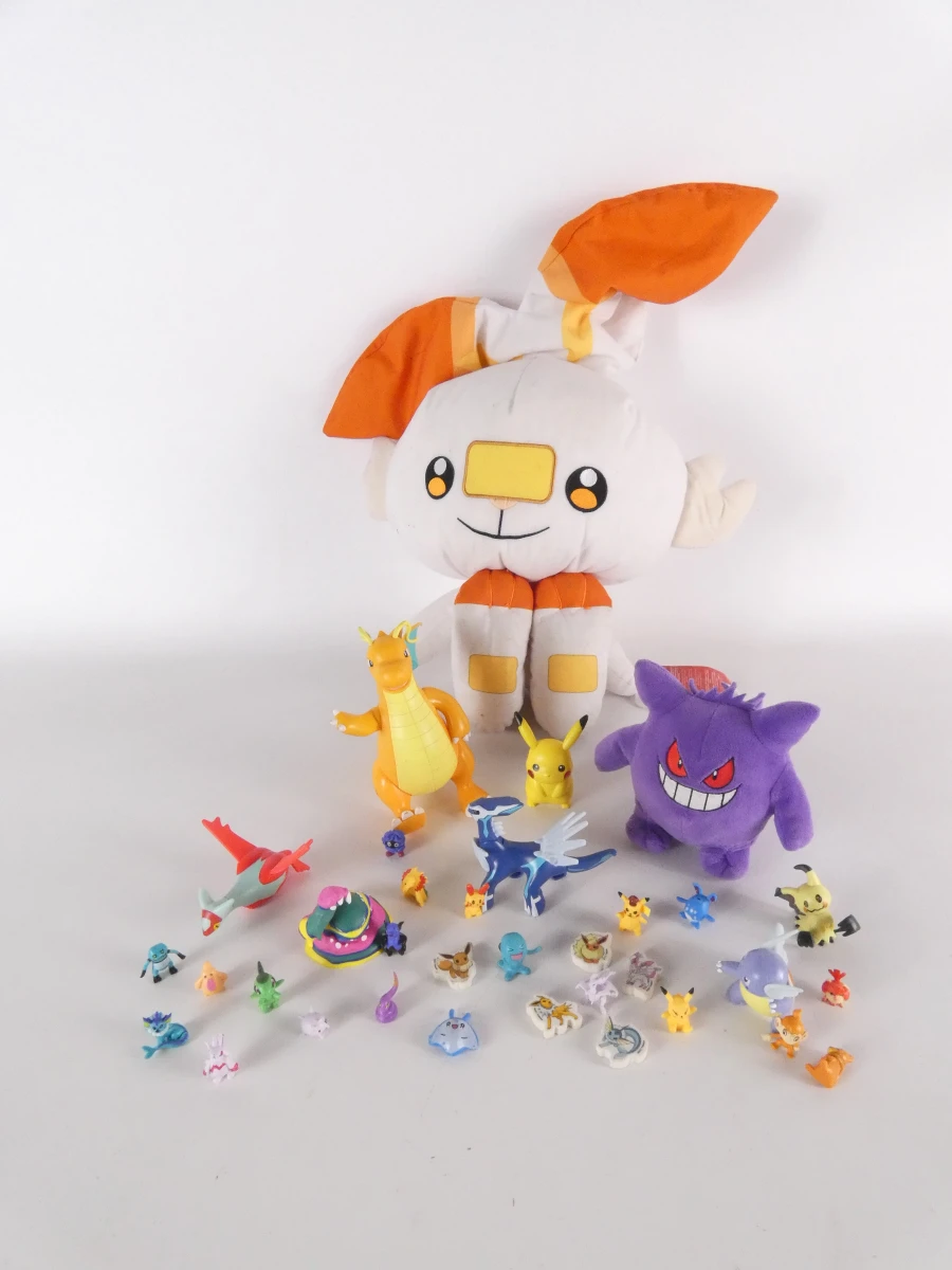 Pokémon set met kaarten, figuren en knuffels