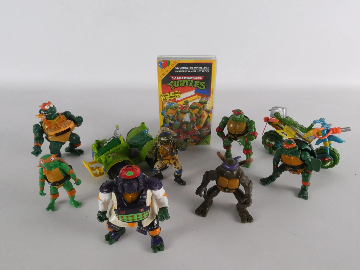 Teenage Mutant Hero Turtles speelgoedfiguren met VHS