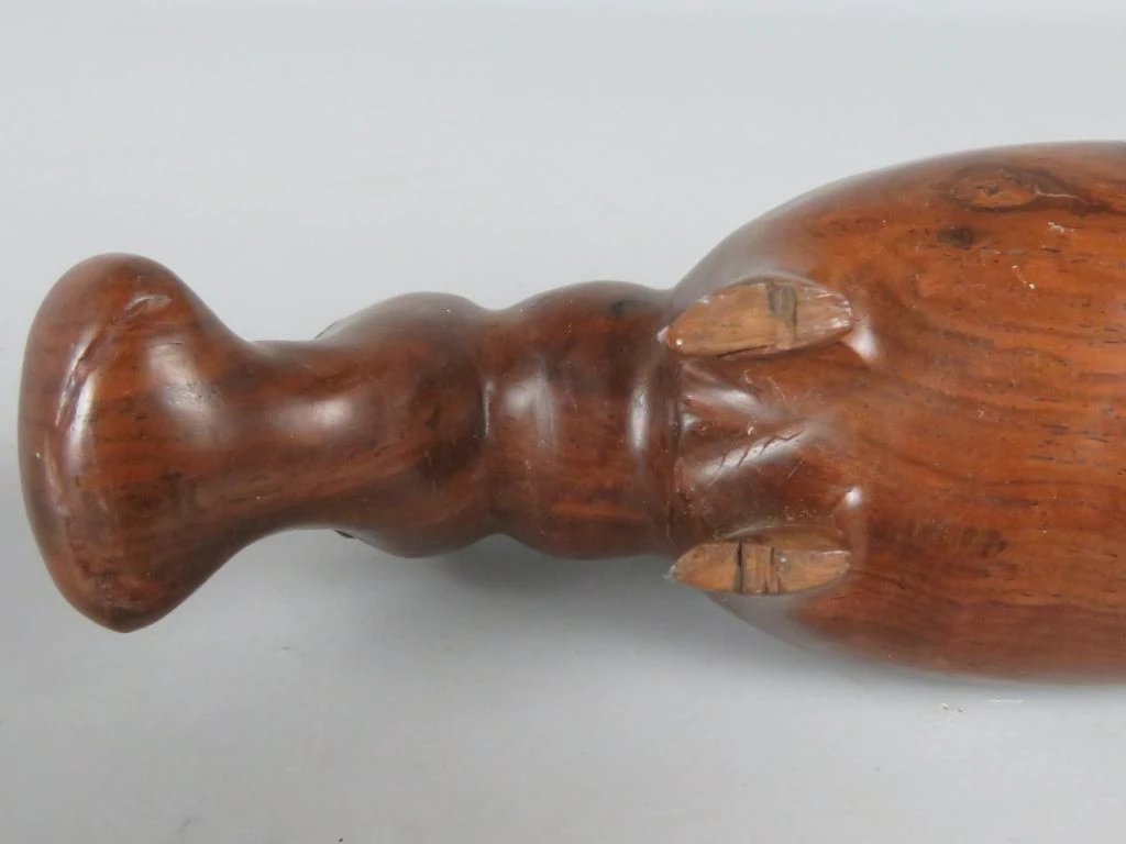 Houten beeldje van een nijlpaard