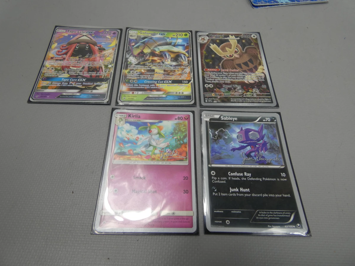 Pokémon verzameling met kaarten, miniatuurfiguren en opbergbox - foto 3