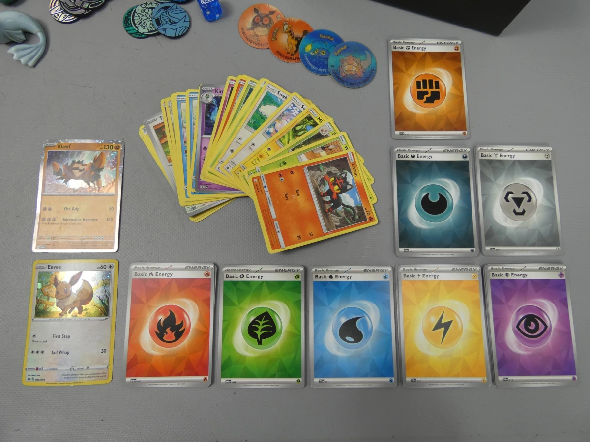 Pokémon verzameling met kaarten, miniatuurfiguren en opbergbox - foto 14