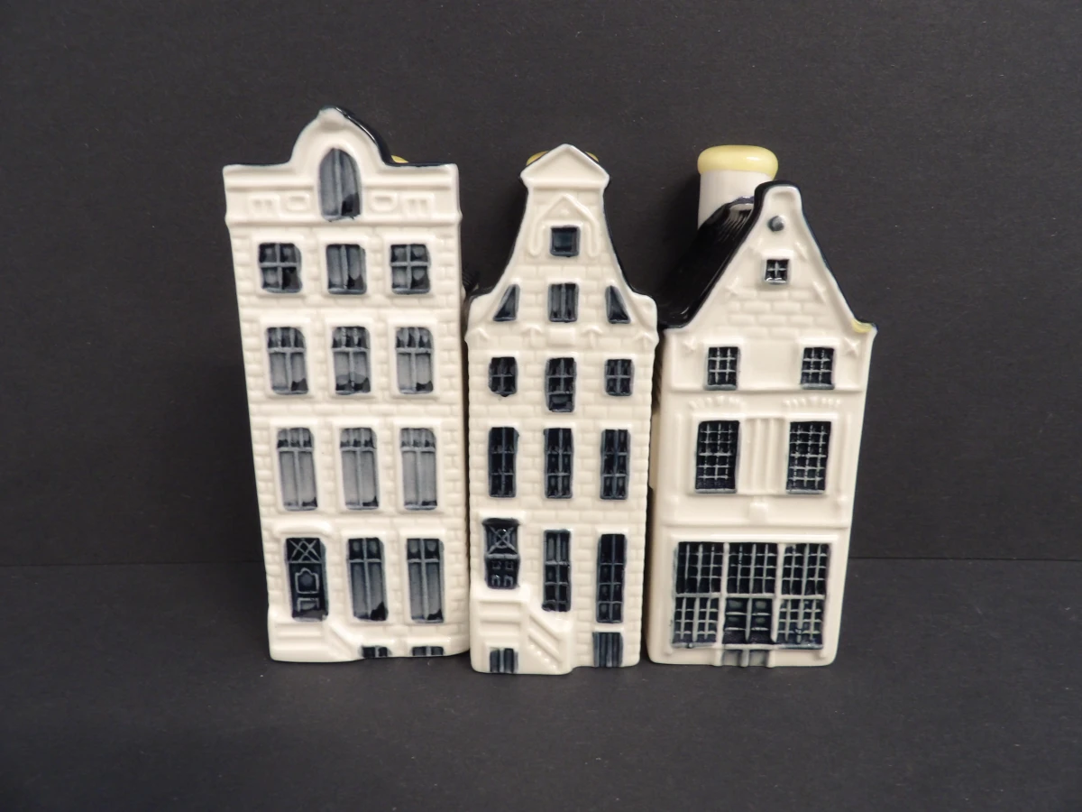Set van 12 KLM Bols huisjes