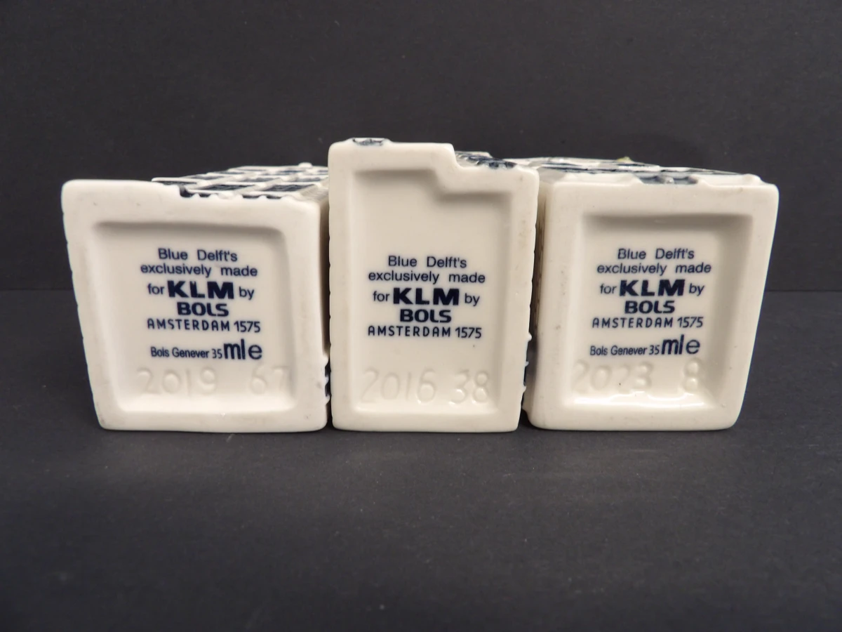Set van 12 KLM Bols huisjes