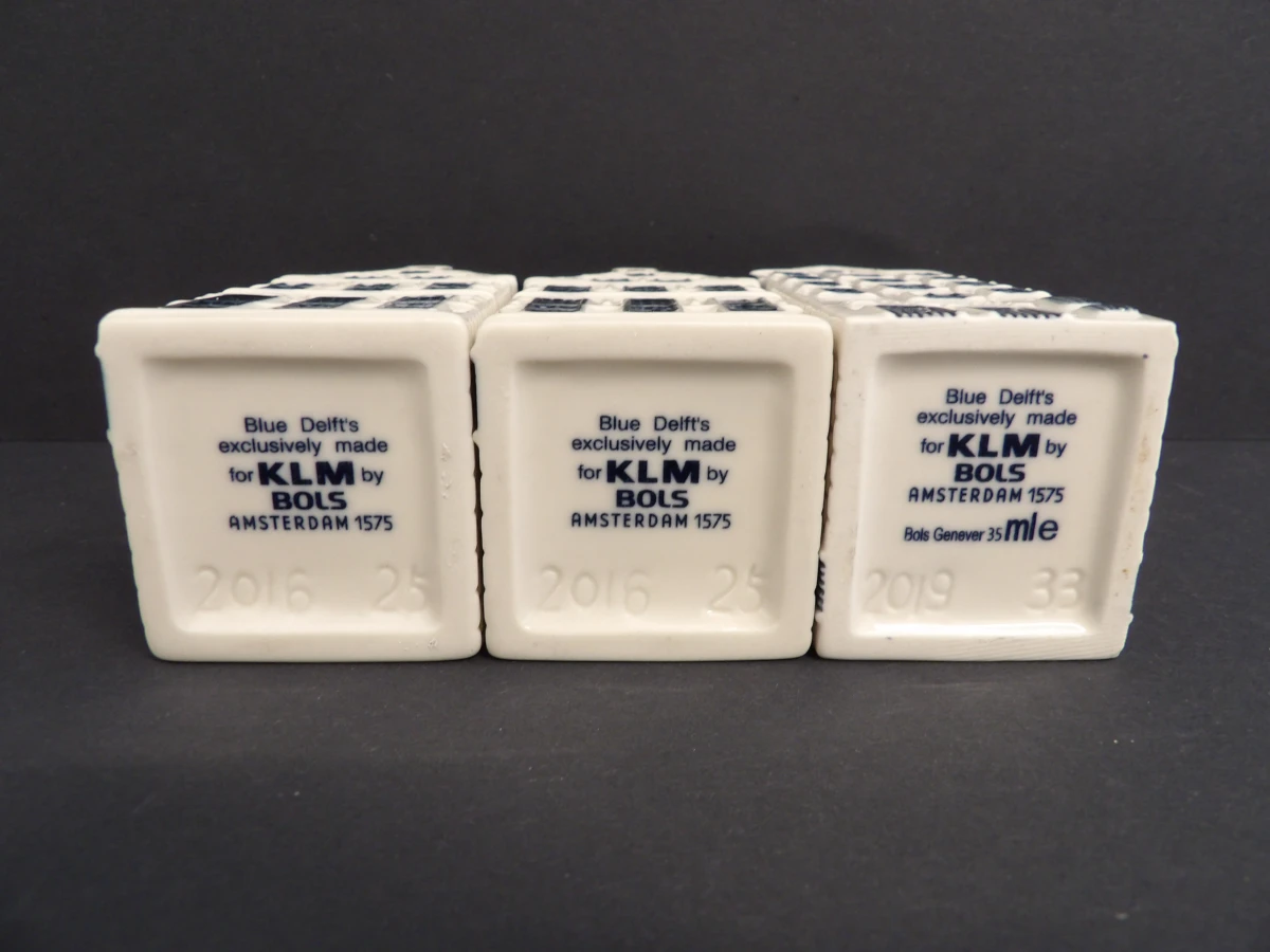Set van 12 KLM Bols huisjes