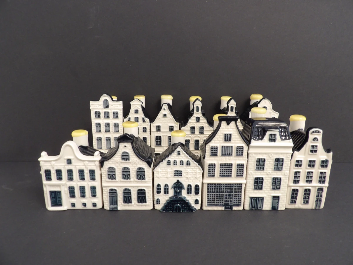 Set van 12 KLM Bols huisjes