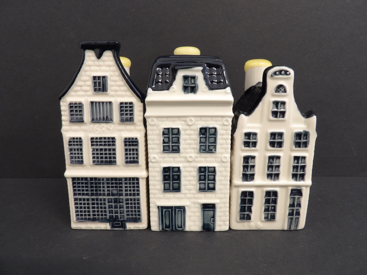 Set van 12 KLM Bols huisjes