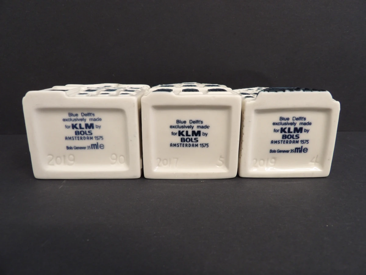 Set van 12 KLM Bols huisjes