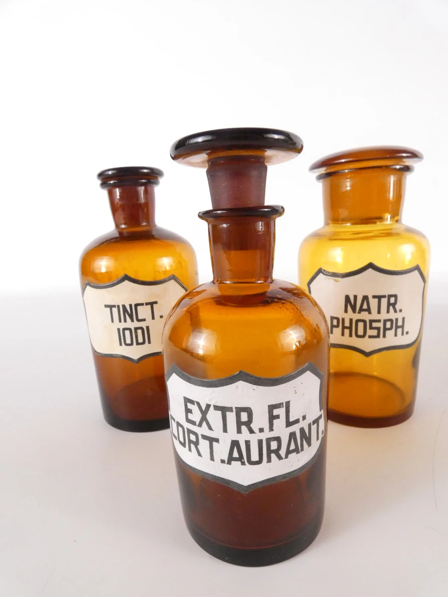 Set van 9 vintage bruine apothekersflessen met etiketten - foto 2