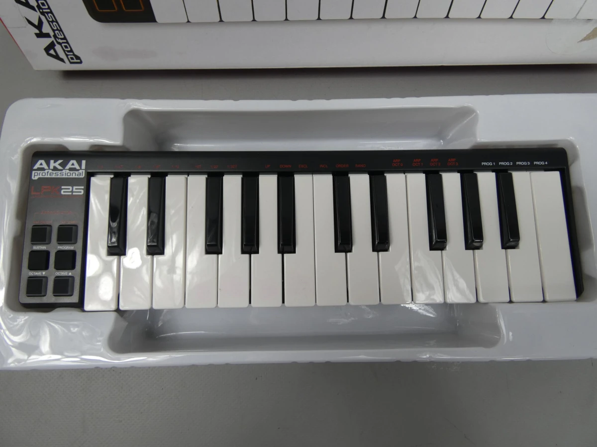 Akai Professional LPK25 USB MIDI-keyboard (ongetest) - foto 2