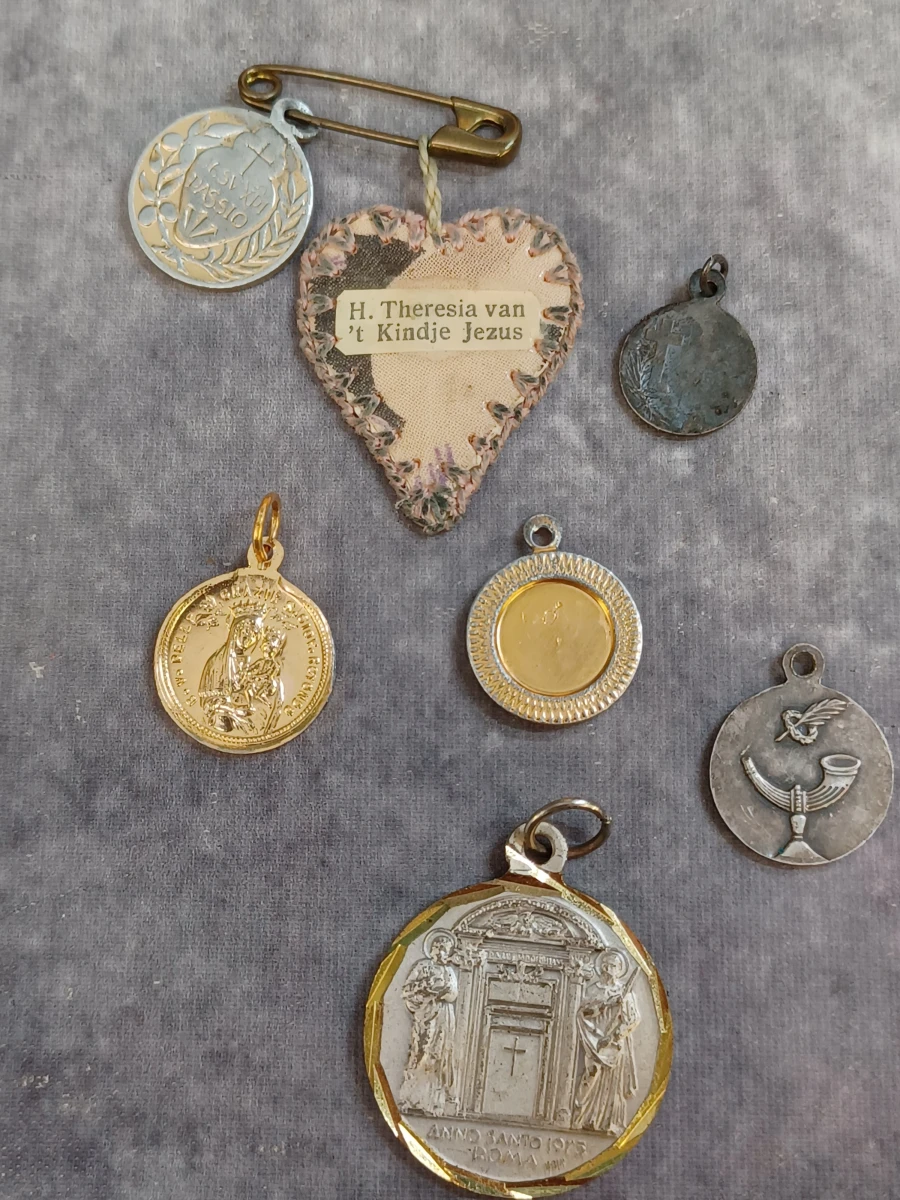 Antieke en religieuze collectie: Devotionalia en sacraat - foto 9