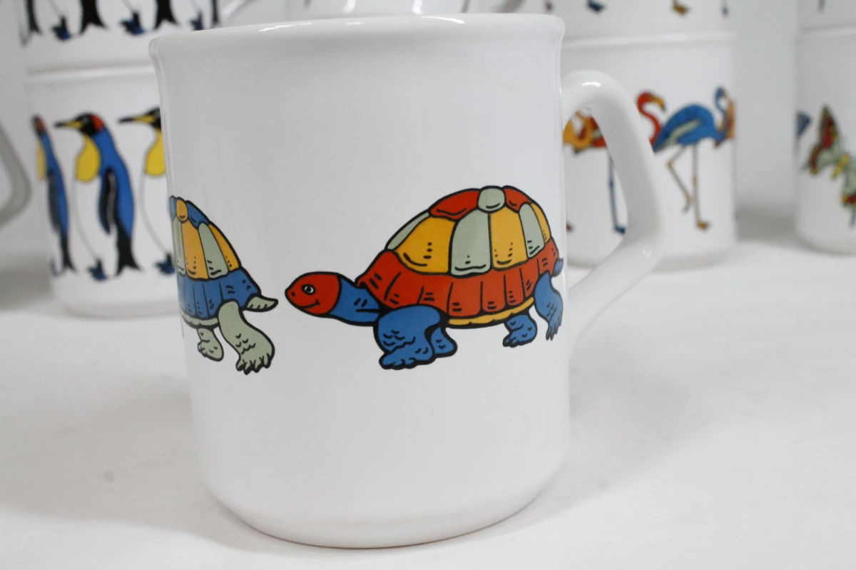 Vintage set van 11 kleurrijke porseleinen design-mokken - foto 2
