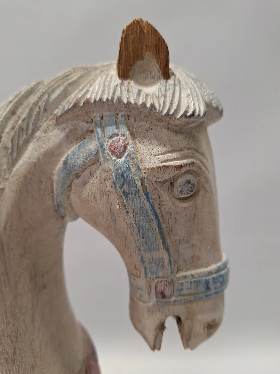 Set van twee grote handgesneden houten paarden - polychroom beschilderd - foto 10