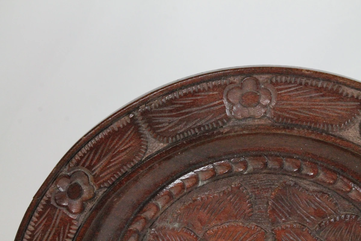 Decoratief handgesneden houten sierbord - foto 3